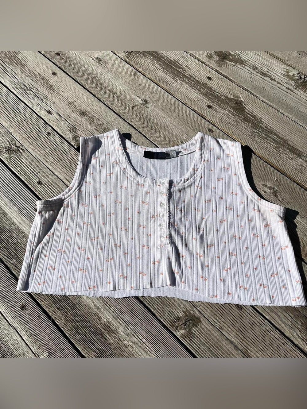 Medallion white/peach dainty floral print crop top